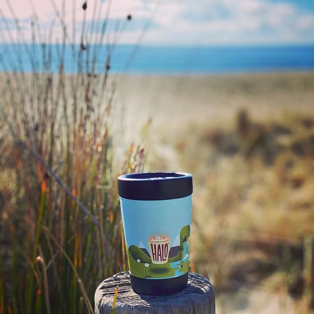 Spreading the Halo 😇 love down at Mount Maunganui @montegelato #halocoffee #spreadinglovethroughcoffee #coffeeloverswanted #tauranga #taurangacoffee #mountmaunganui #beachfront @cuppacoffeecup #reusablecups #sustainability