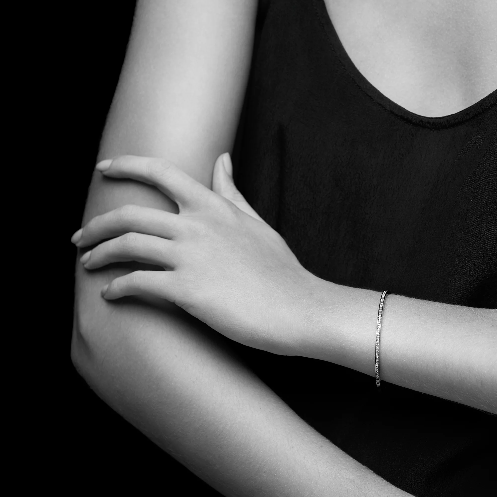 Bracelet_Modern_Pave_Bangle2.jpg