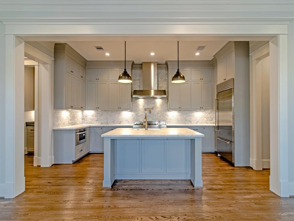 448 kitchen2.jpeg