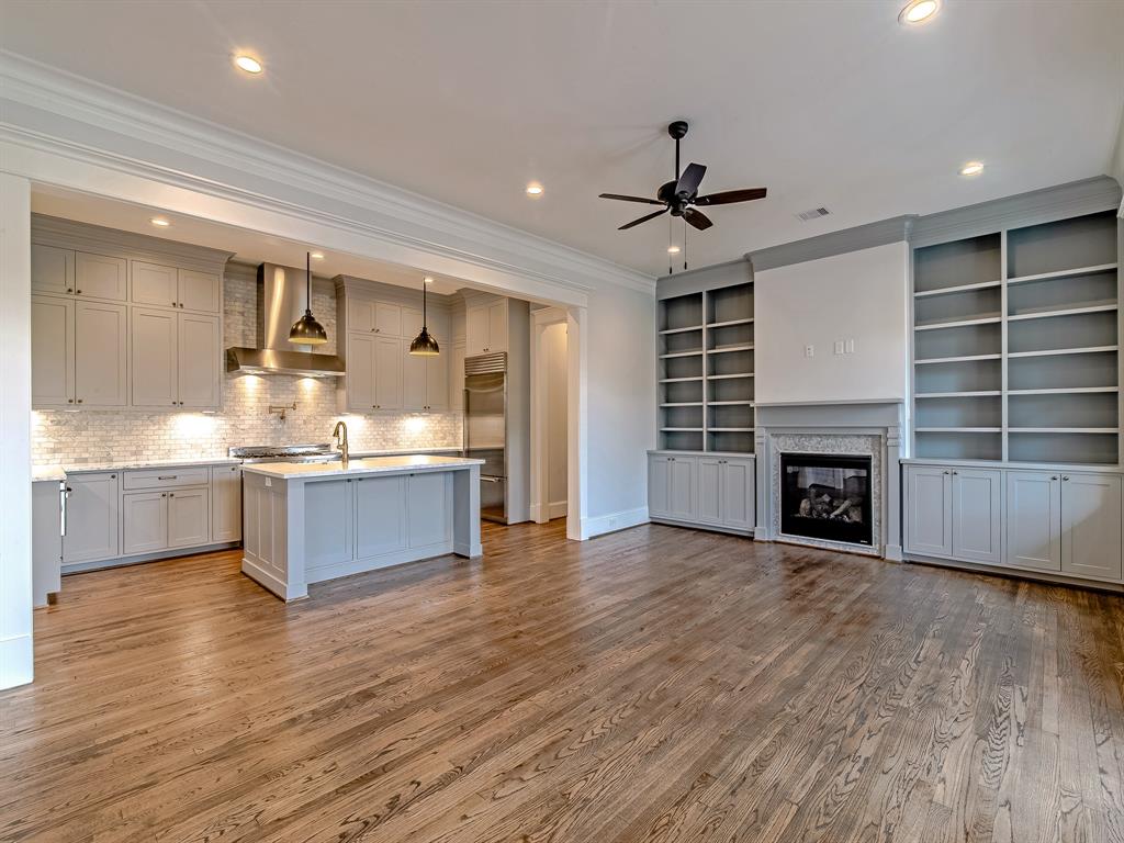 448 kitchen1.jpeg