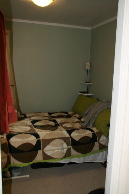 2 Front bedroom 2.jpg