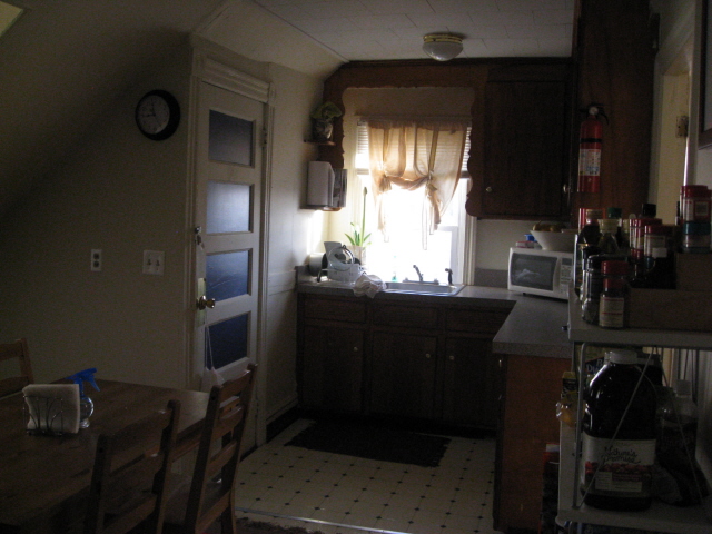 Ives Rear 3 kitchen.JPG