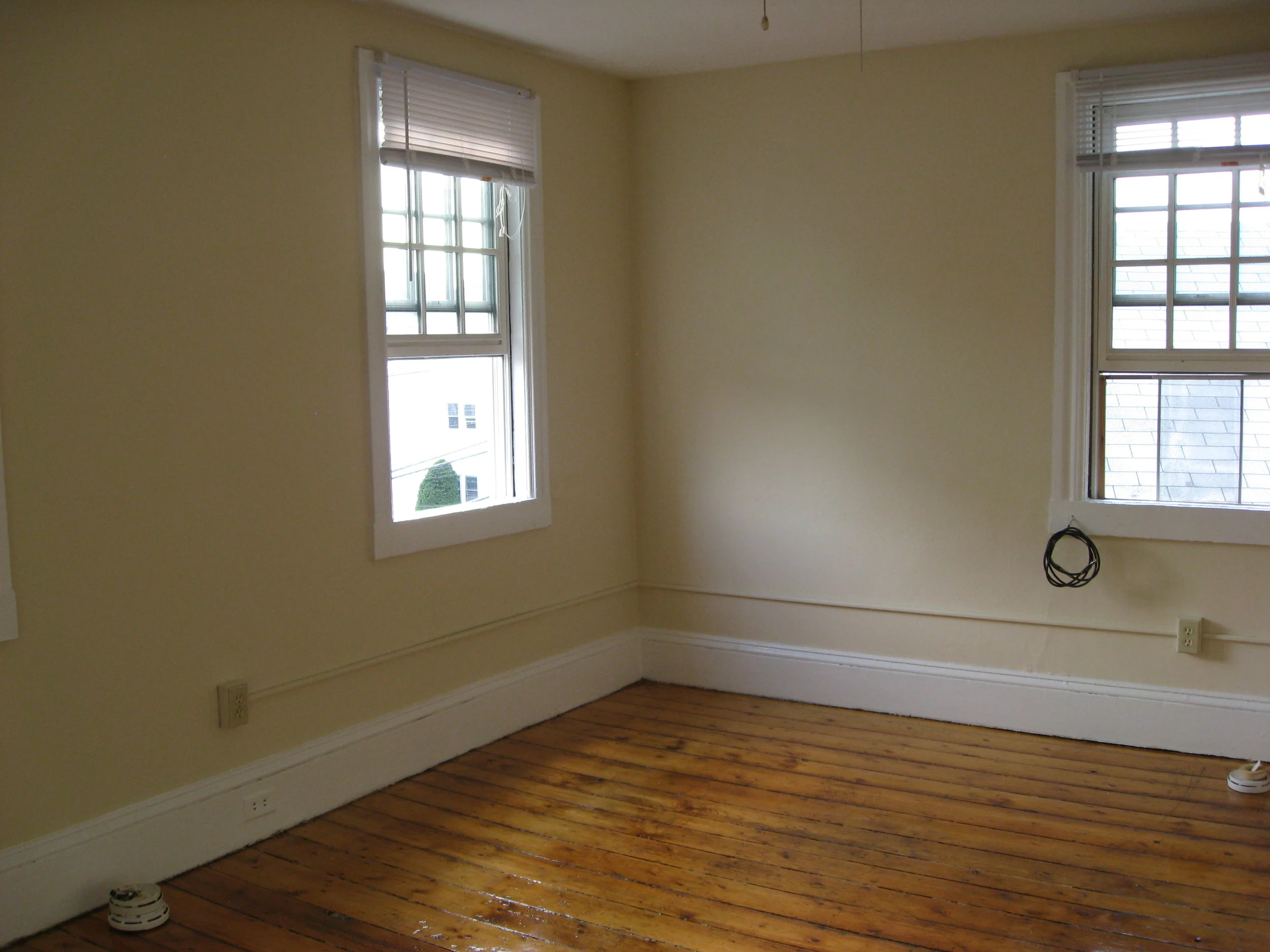3rd floor living room.JPG