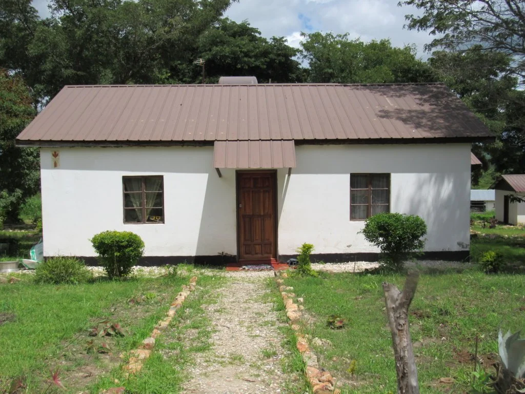 AIU_Building_Staff house 2.JPG