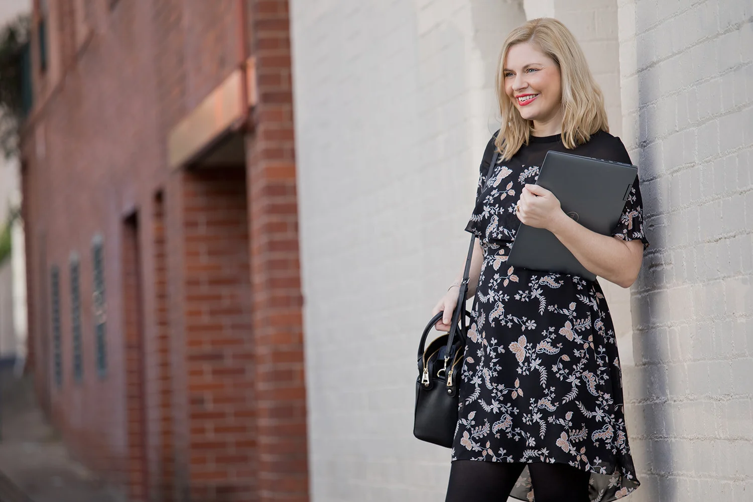 Episode #14 with Bec Sands: from 12 years in corporate to online coaching & consulting business