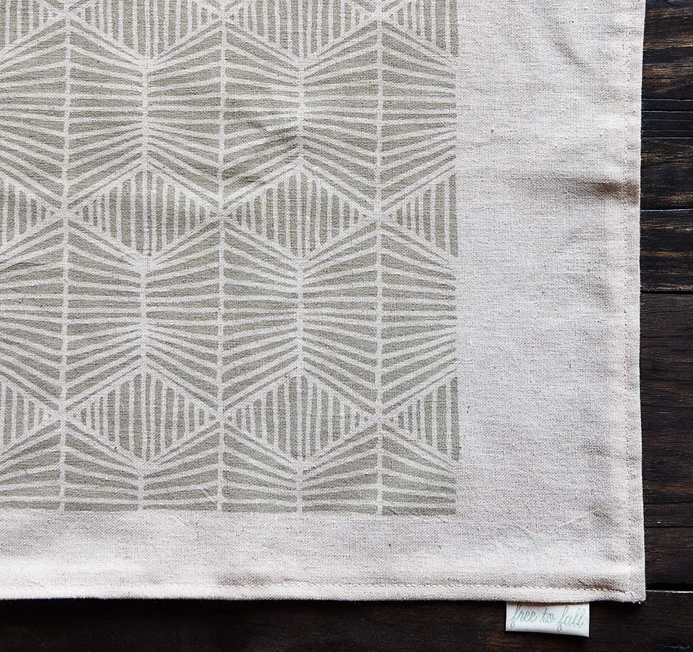 tablerunner_g_plain.jpg