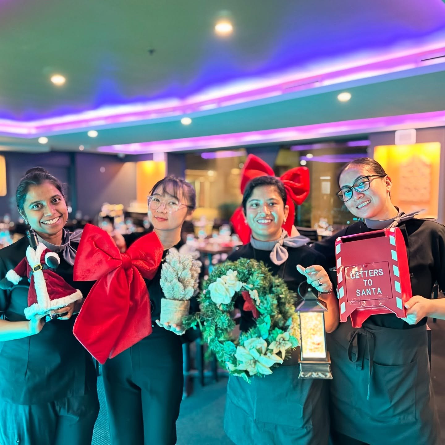 🎄 It&rsquo;s beginning to look a lot like Christmas at Hanuman! Our team is busy spreading joy and glitter! Bring on the holiday spirit! ✨🎅

#teamMagic #HanumanTeam