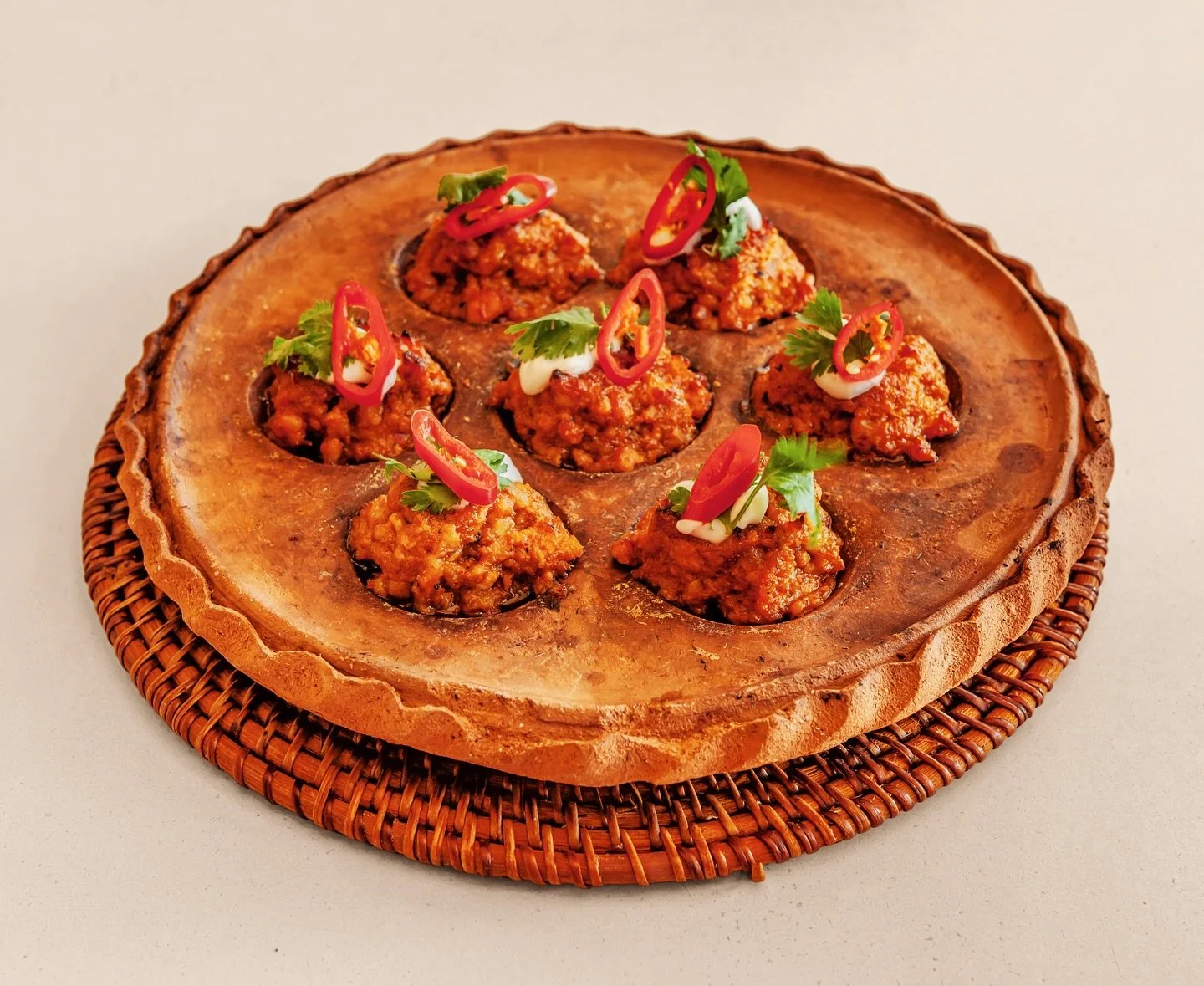 Savor our Trumpet Mushrooms, topped with a flavorful mix of pork and prawns in a creamy coconut sauce 🌶️

#hanumanAliceSprings 
#AliceSpringsfoodie #AliceSprings #NT