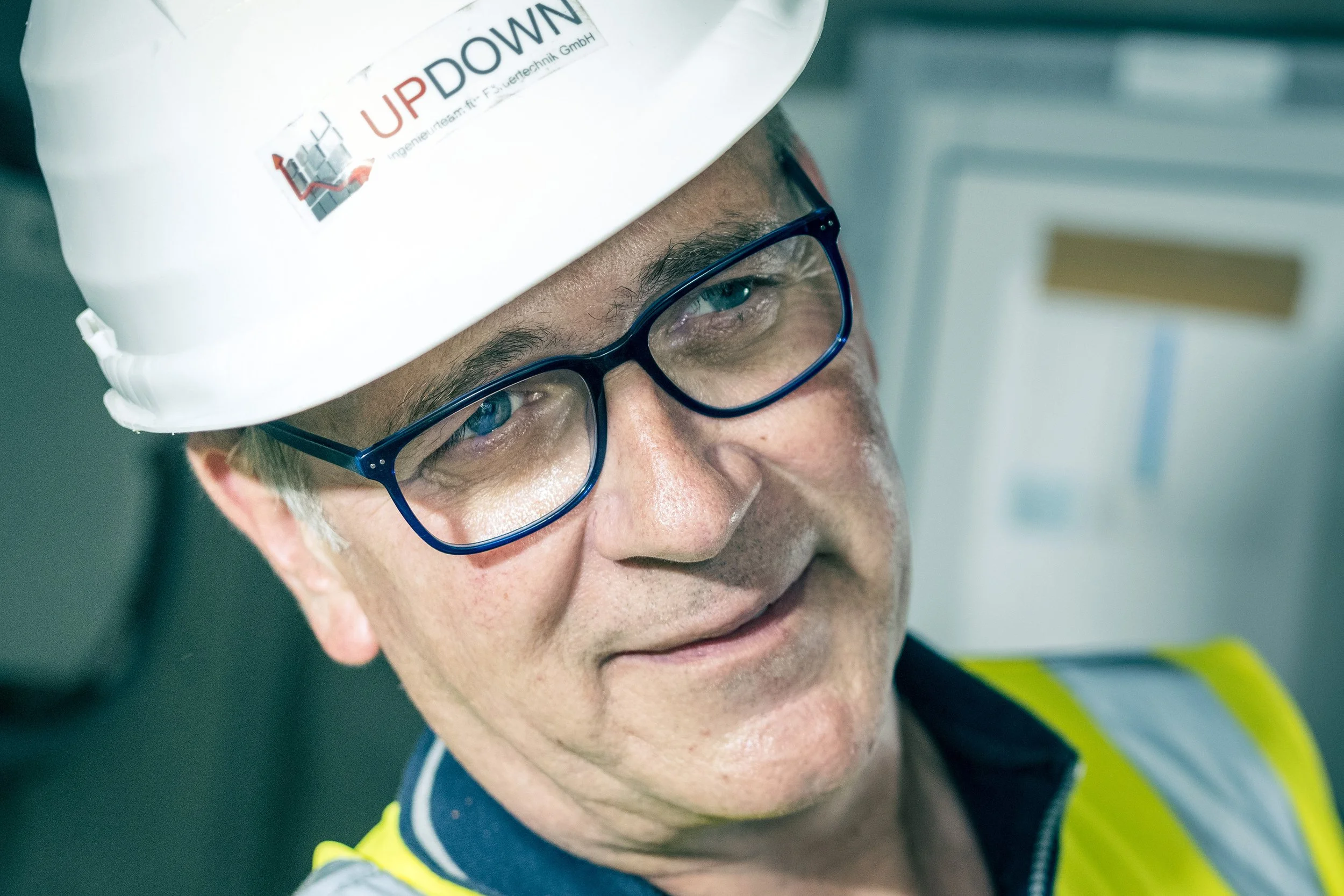 Mit DEKRA und UPDOWN im Porsche Design Tower Stuttgart