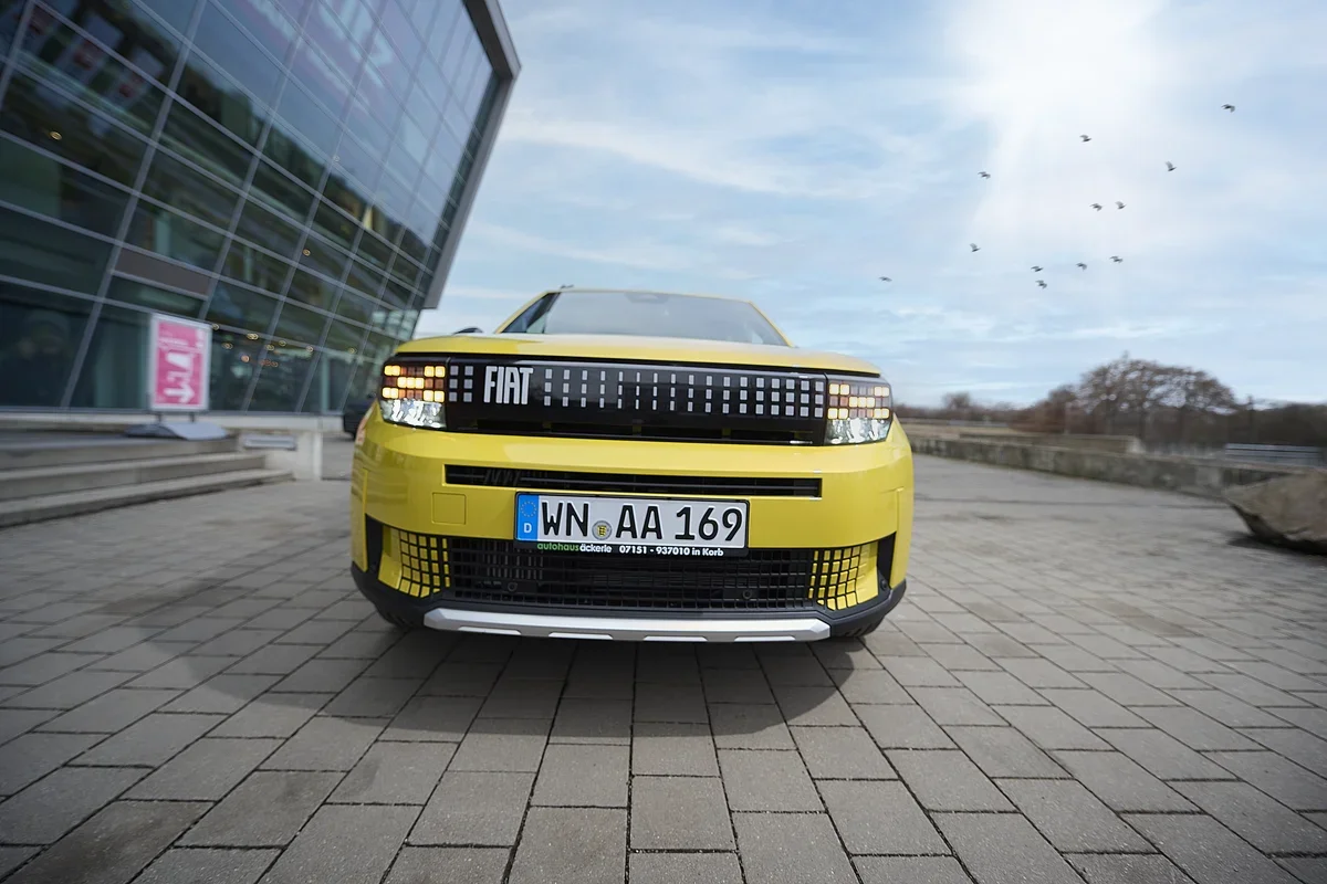 Autofotoshoot von dem neuen Model Pand Grande