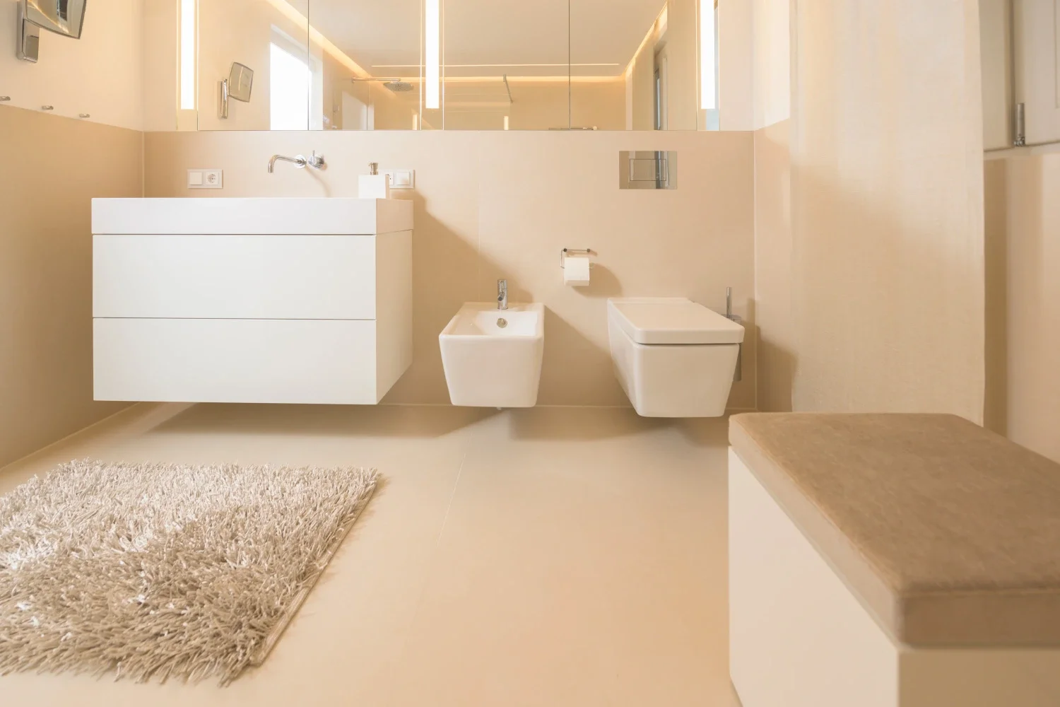 High End Luxus Badezimmer in Beige