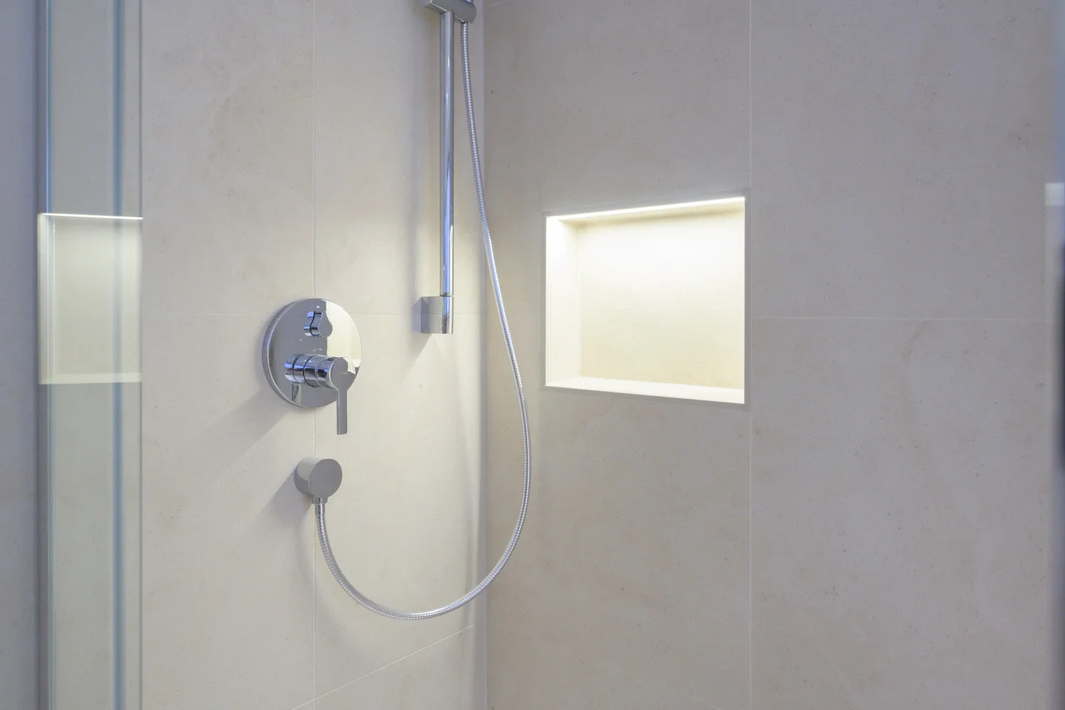 Lichtnische in Luxusdusche