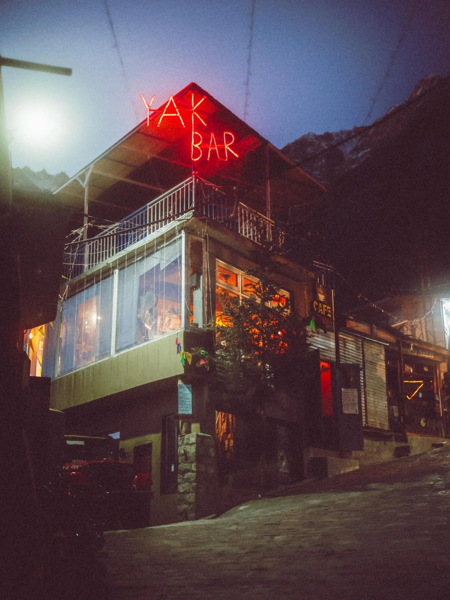 Hunza, Pakistan 

#pakistan #asia #hunza #yakbar