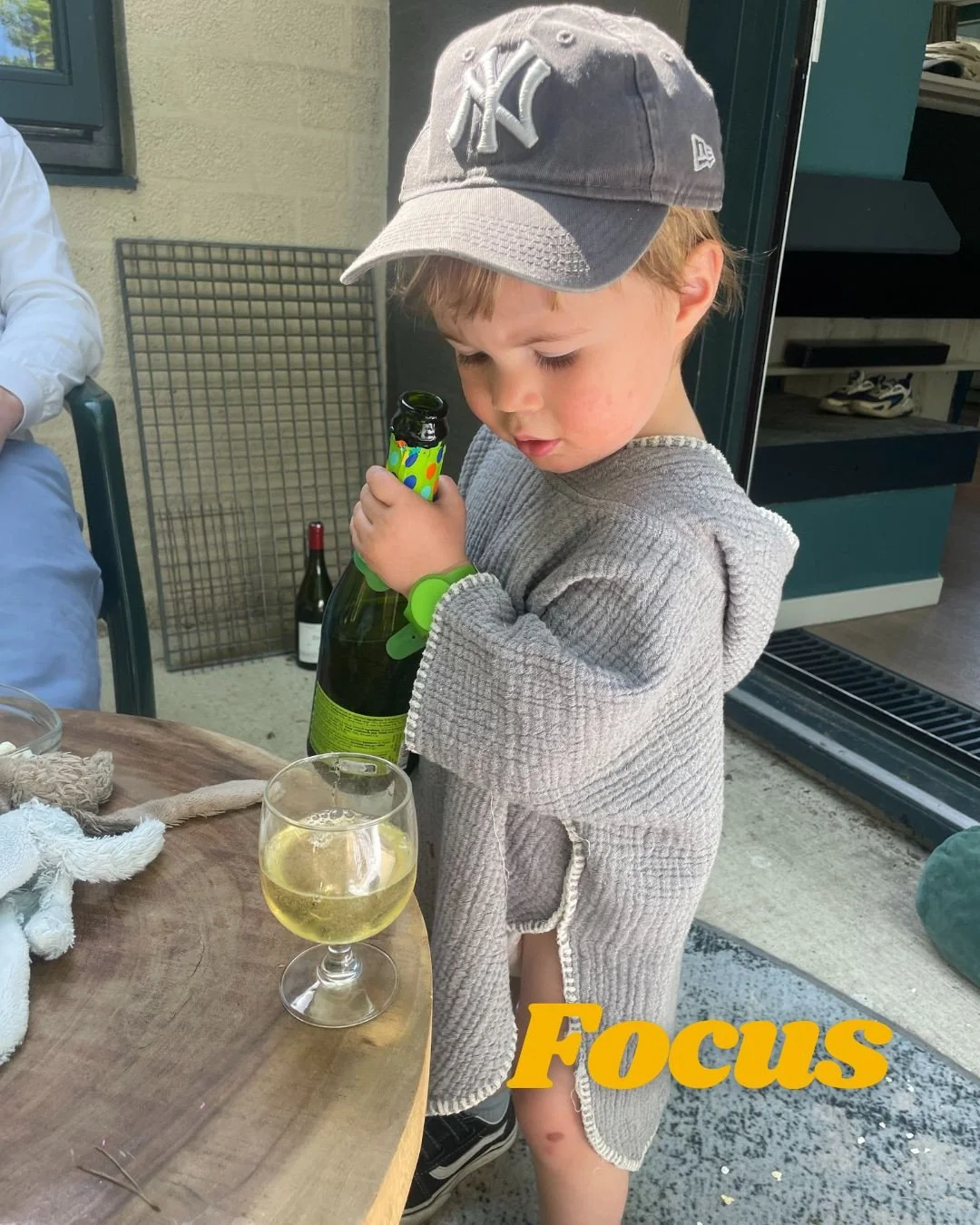 ⁠Focus ontstaat niet door harder je best te doen.⁠
Maar door ruimte te maken.⁠
Minder ruis.⁠
Meer rust.⁠
Zodat een kind weer kan landen in wat er nu is 🌿 ⁠
⁠
The Coconut Club is coaching voor kids, jongeren &eacute;n ouders, op een leuke en relaxte 