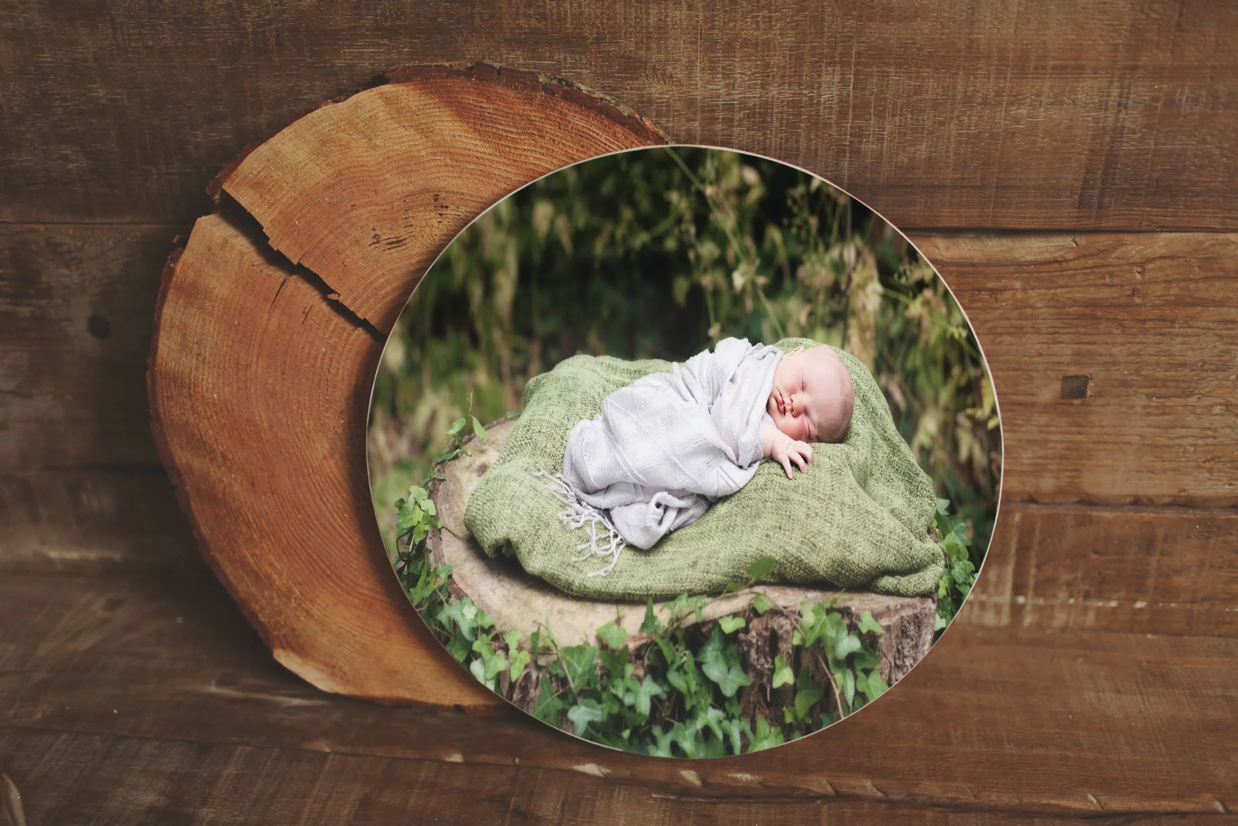 Photoblock-Round-Template-No-Frame Baby on Stump.jpg