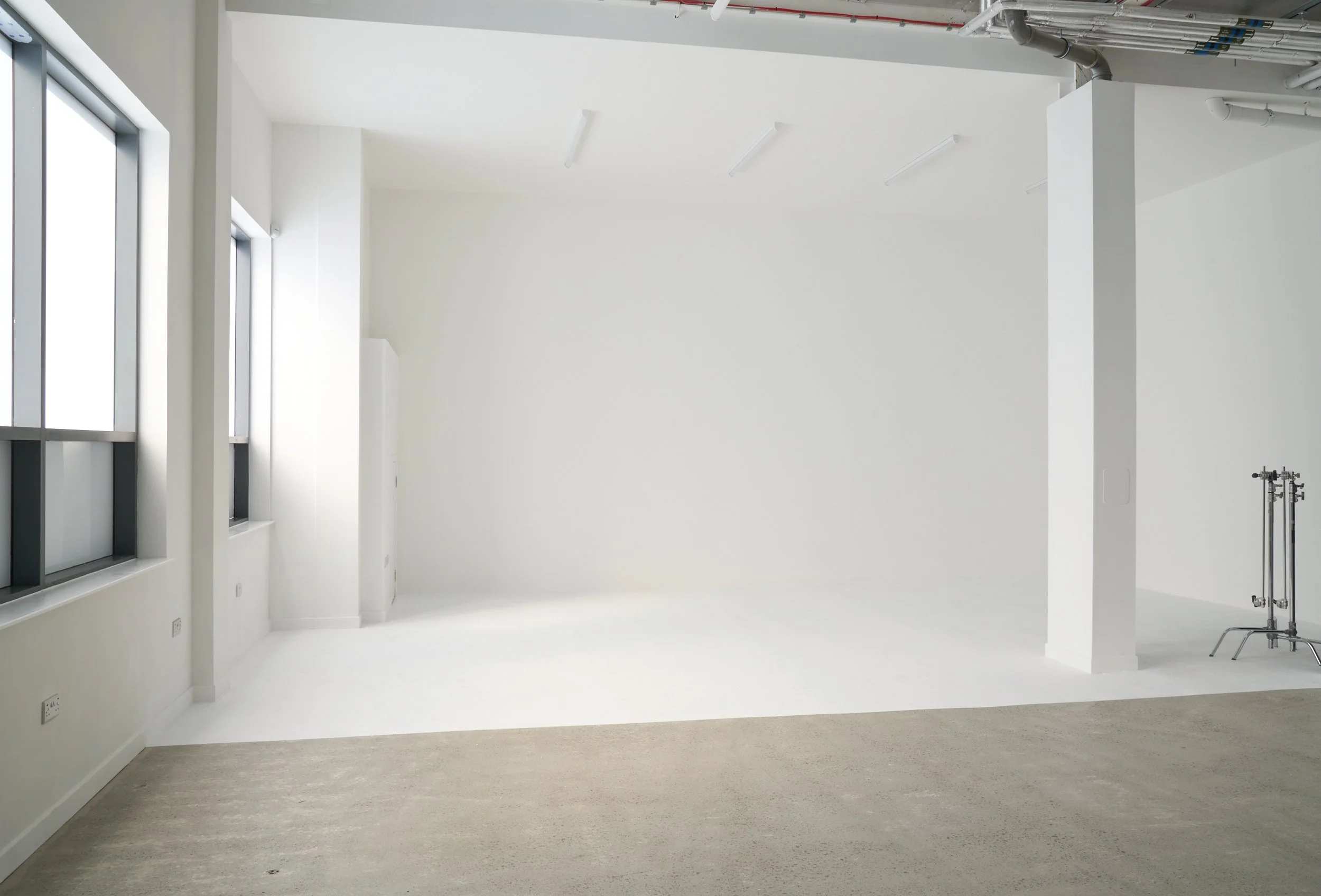 Daylight photography studio in Edinburgh white shooting space