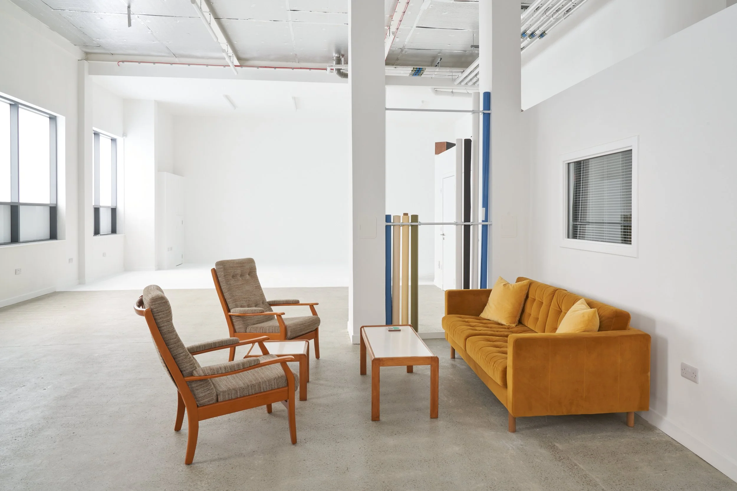 Photography studio hire Edinburgh client seating and breakout area