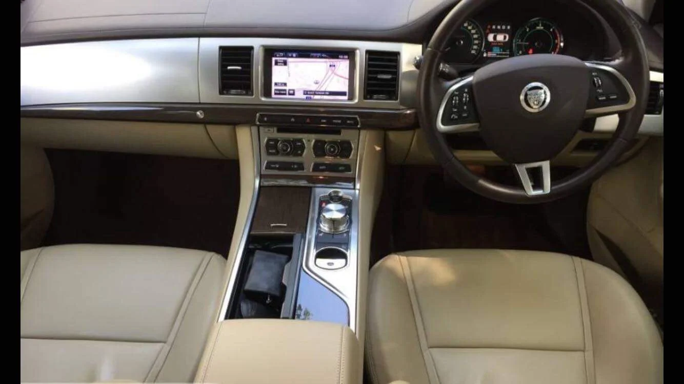   jaguar xf wedding car 7