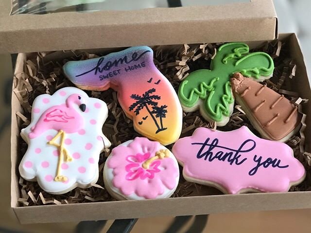 Thank you so much Jessica Felicio!! I love helping you say thank you! #FloridaCookies #ThankyouCookies  #cookies #royalicing #decoratedcookies #sugarcookies #sweetlyinspired #cupcakes #cakes #TampaSmallBusiness #supportsmallbusiness #RoyalIcingCookie