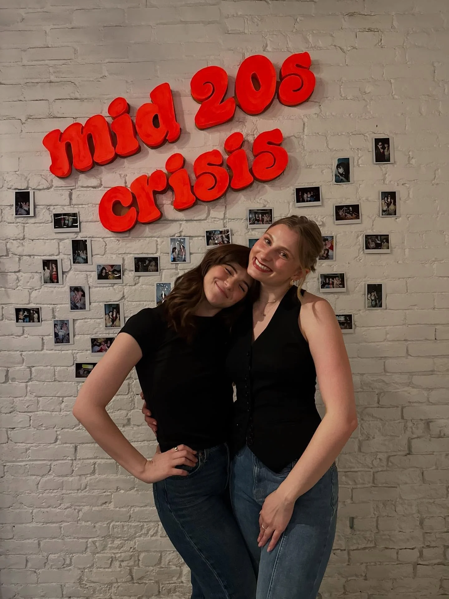 Finally posting some moments from Tuesday!! So much love and gratitude to everyone who came, our cast absolutely KILLED it, and just such an amazing night all around. Thank you @lamamaetc and Eckacitta Productions for making this all possible!! Excit