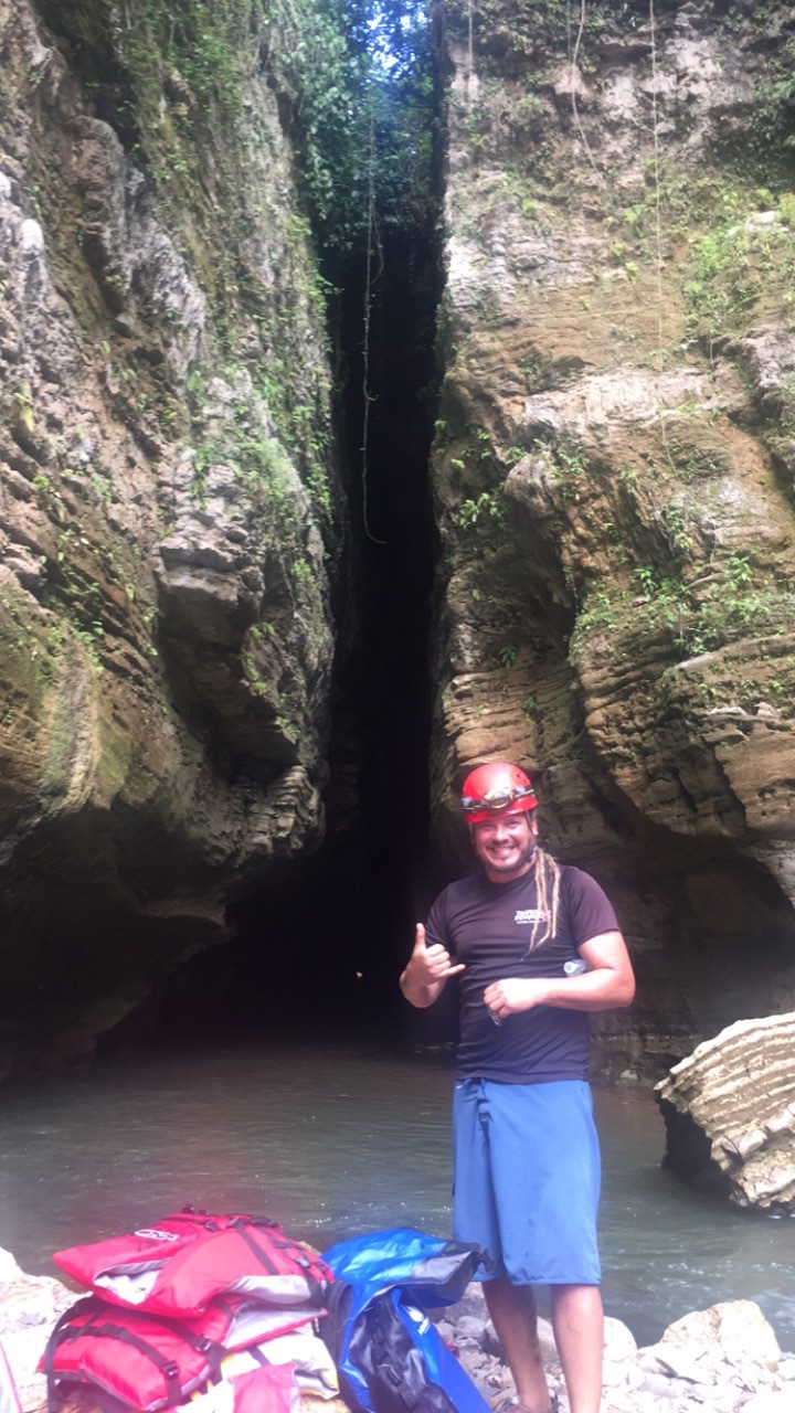 Eduardo with the spelunking geaR