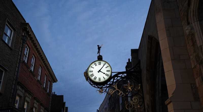 York-City-Guide-River-Family-Travel-Clock.jpg