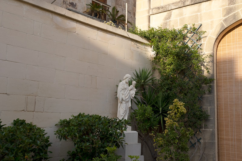 Secret-Garden-Mdina-Malta-Fiona-Burrage.jpg