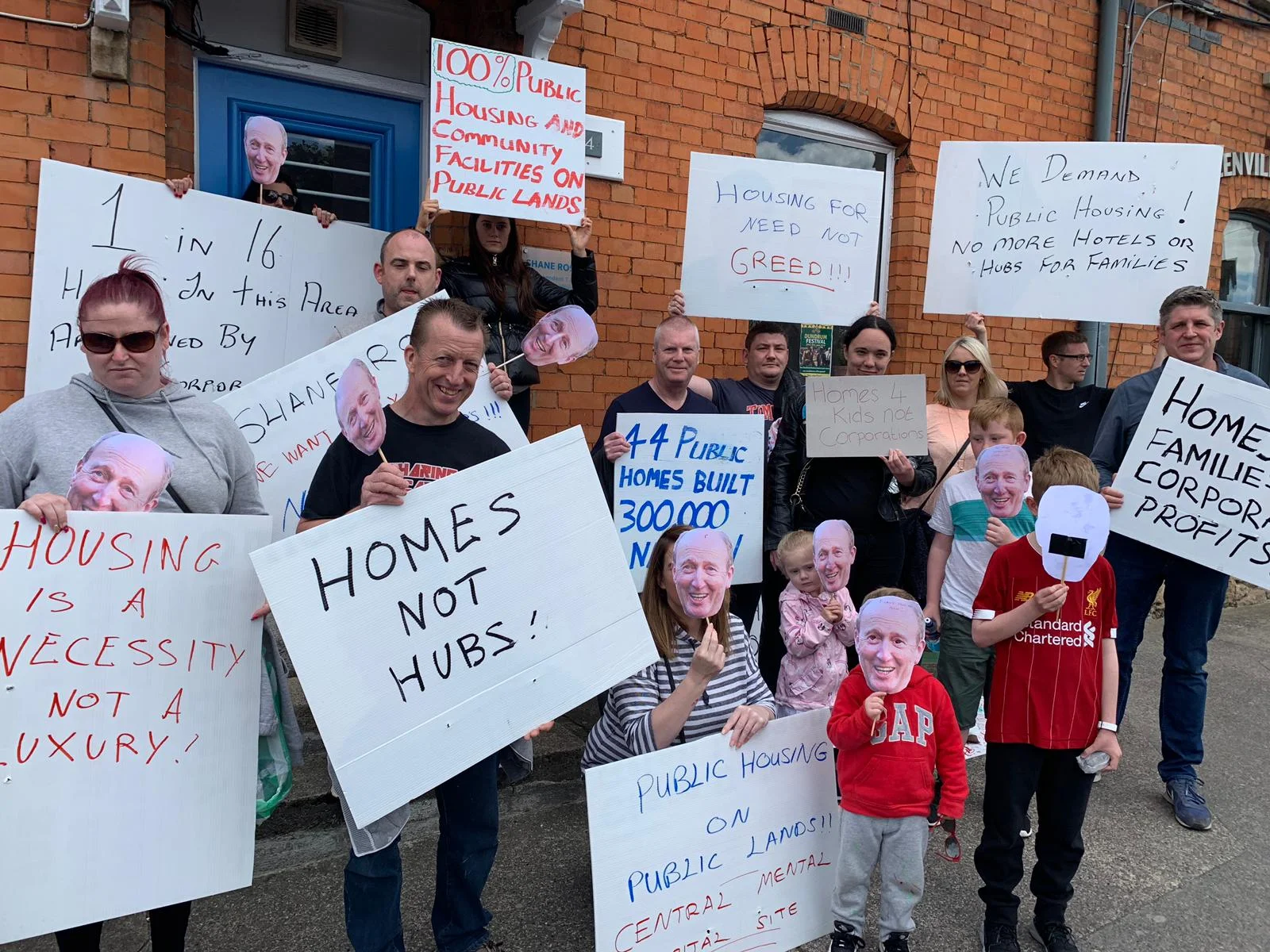 Éirígí housing protest outside the constituency office of Shane Ross, June 2019.