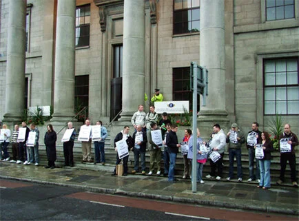 Éirígí Support Noel Maguire Repatriation Picket