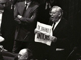 Paisley Trots Into A Sunset of His Own Making