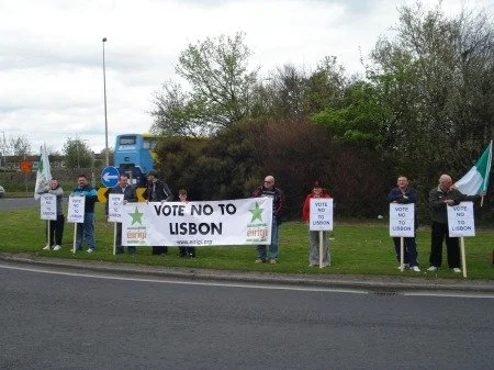 No To Lisbon Campaign Gathers Momentum Éirígí stepped up their campaign for a No vote in the upcoming Lisbon Treaty referendum over the weekend, bringing the reasons for a rejection of Lisbon onto the streets and into public meetings i