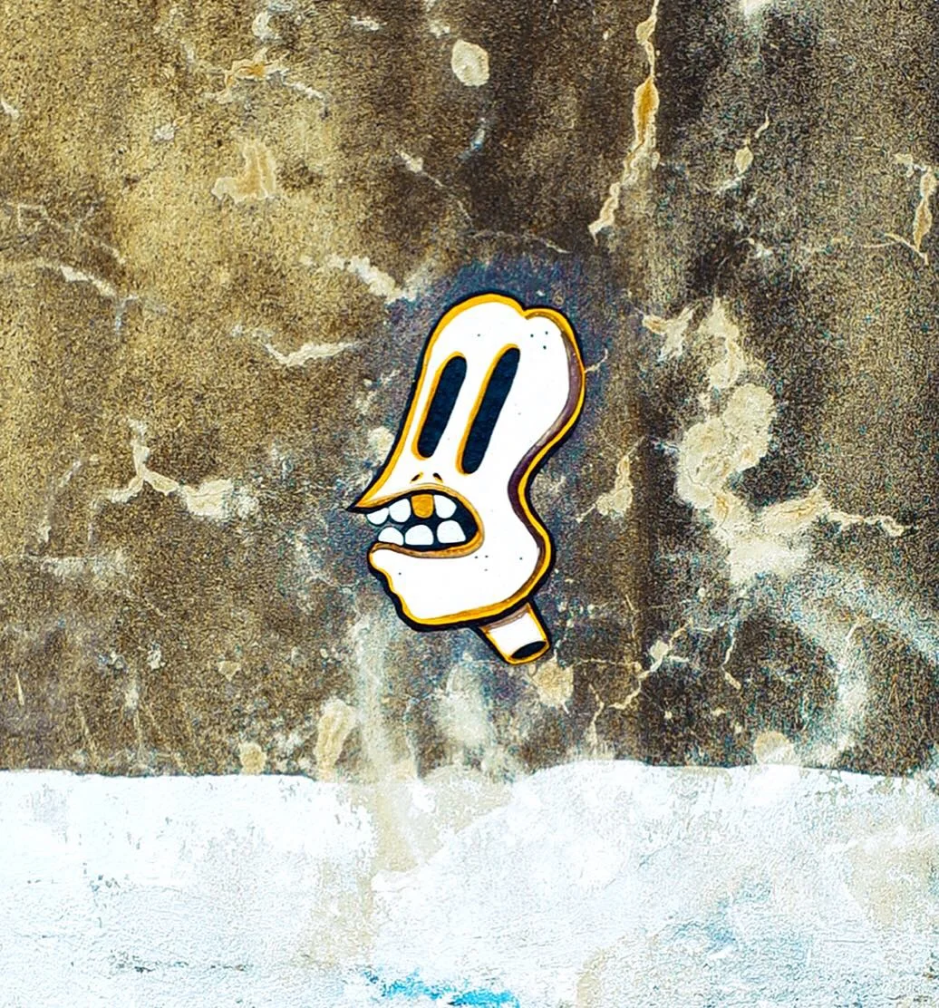    gold tooth    2019  Paper, paint and glue.  27 cm x 42 cm  La Playa de Ponce, Puerto Rico 