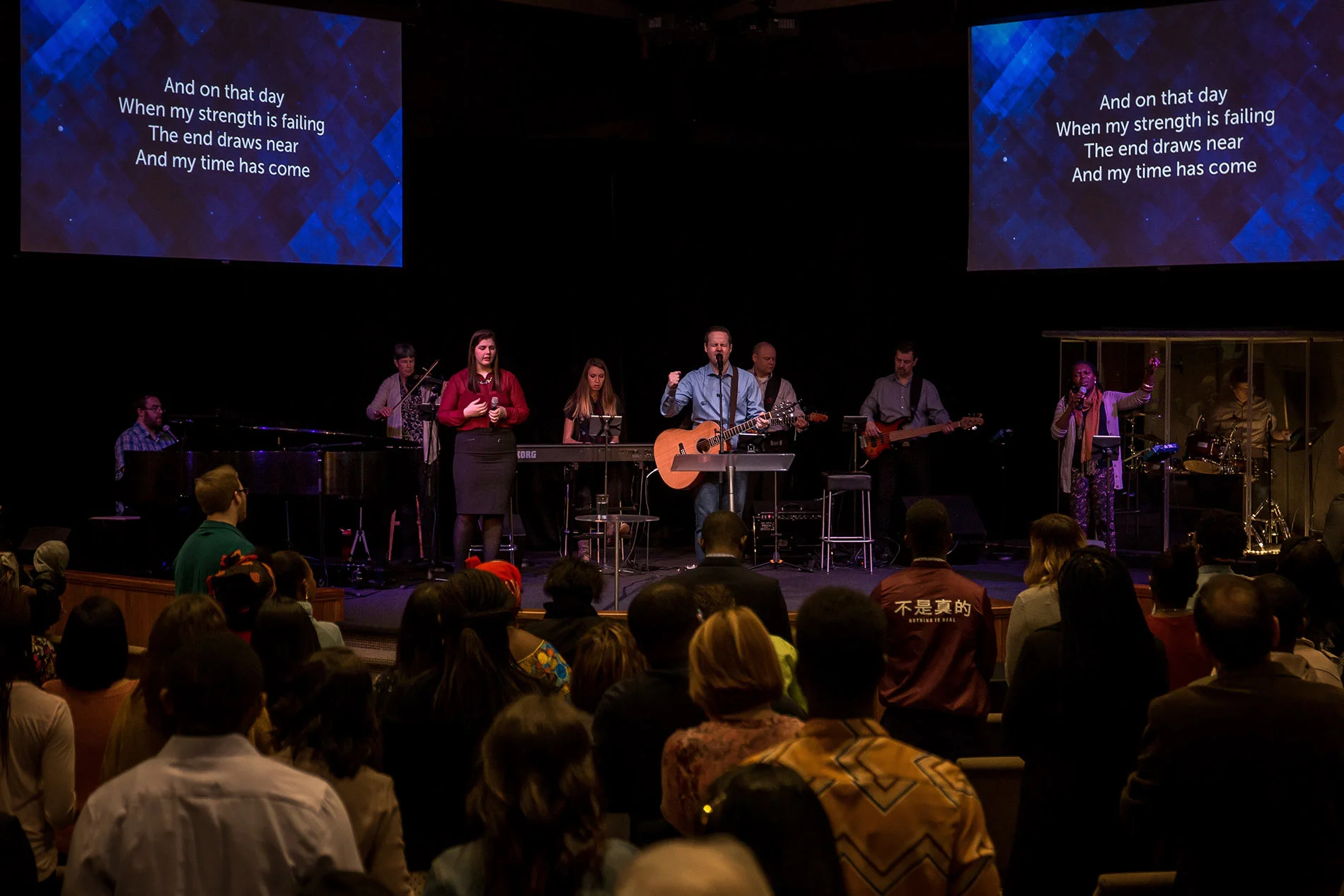 Worship_Service_Conregation.jpg
