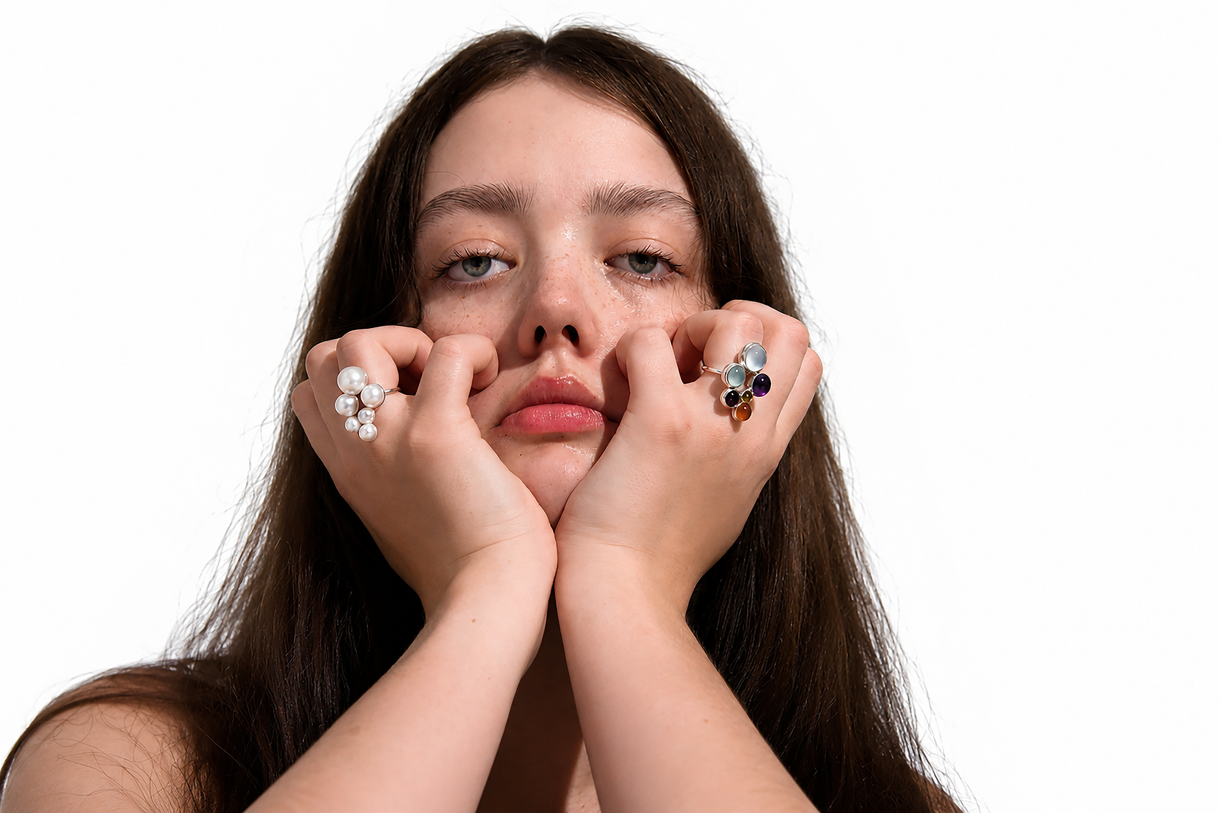 Cups rings pearl and stones.png