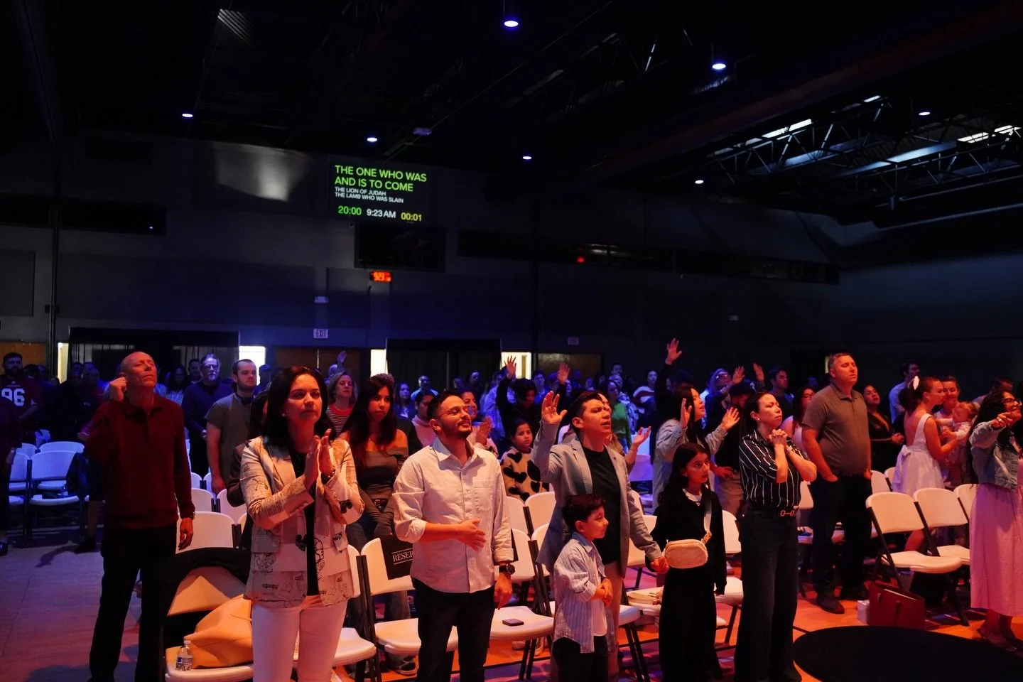 No buscamos solo cambio externo, sino un coraz&oacute;n renovado. Romanos 2 nos recuerda que Dios obra desde lo profundo. Esp&iacute;ritu Santo, te necesitamos. Forma en nosotros lo que solo T&uacute; puedes hacer.
//
We&rsquo;re not just chasing out