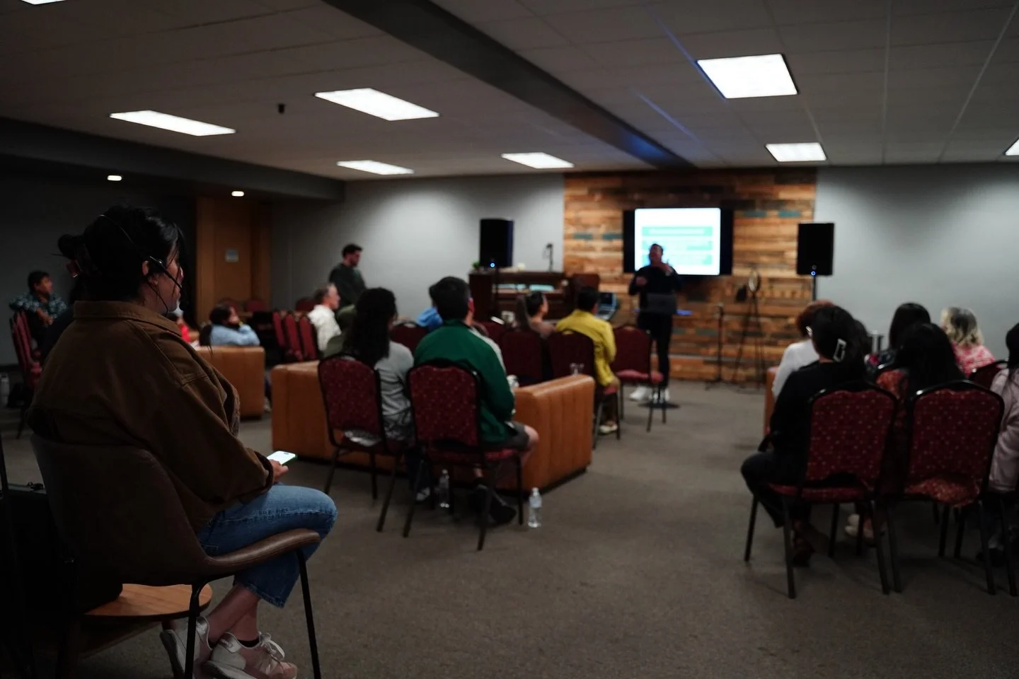 Mitad de semana es mejor juntos&mdash;acomp&aacute;&ntilde;anos cada mi&eacute;rcoles mientras crecemos en la Palabra de Dios y nos alineamos con lo que &Eacute;l est&aacute; haciendo. Ven a encontrar comunidad, construir amistades reales y ser parte