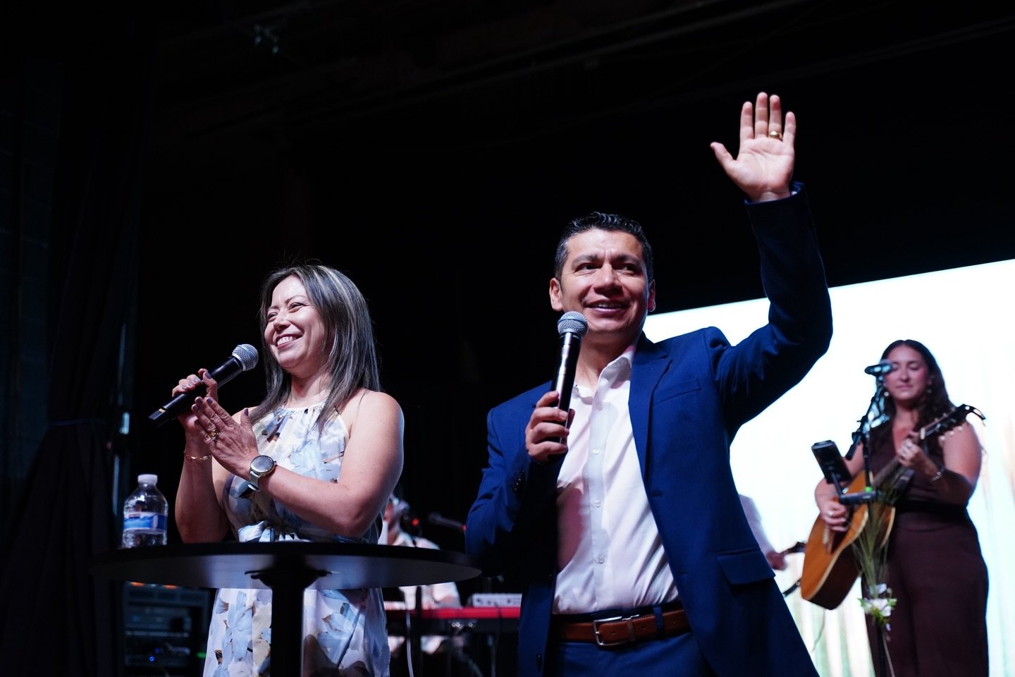 &ldquo;&iexcl;Agradezco a Dios que Jes&uacute;s haya resucitado!&rdquo;
//💐🫂💐
&ldquo;I thank God that Jesus is Risen!&rdquo;