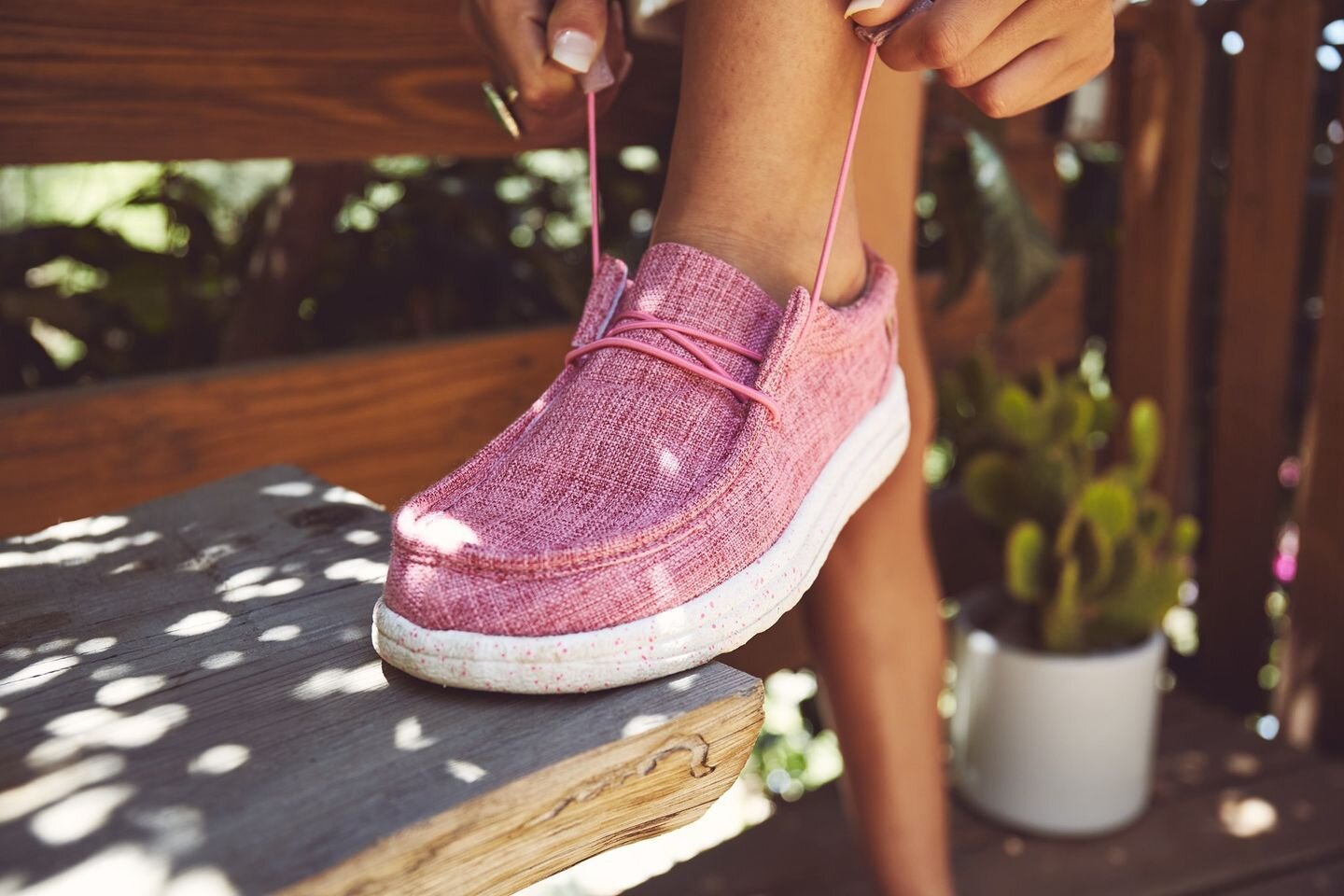 You know what we do on Wednesdays... We wear pink!💗

Lamo's Paula is a great pop of color to add to your summer outfits, and it's sure comfortable too!

www.michaelbshoes.com
#michaelb_shoes #loveyourshoes #lovemylamos #lamofootwear #comfortfootwear