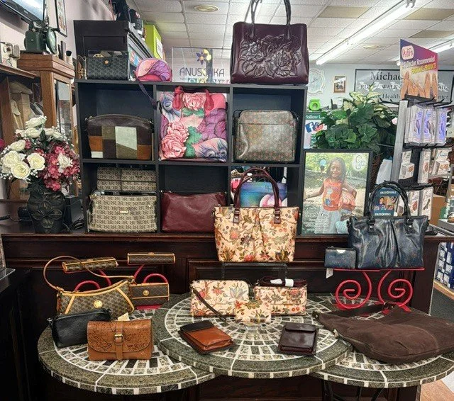 Check some new handbags and accessories from Patricia Nash. 👜

#michaelb_shoes  #loveyourshoes #newhandbags #yourfullserviceshoestore  #downtownindianapa  #indianapa  #professionalshoefitters  #shoedogs  #shoefit  #shoplocal