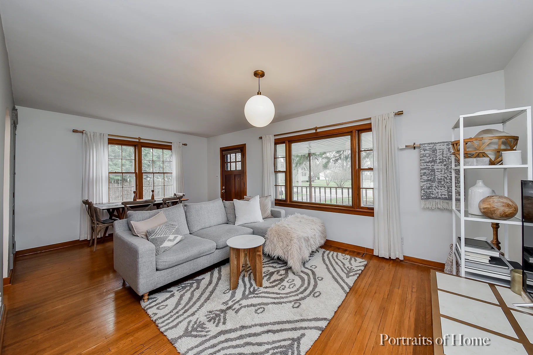 4-Living room.jpg