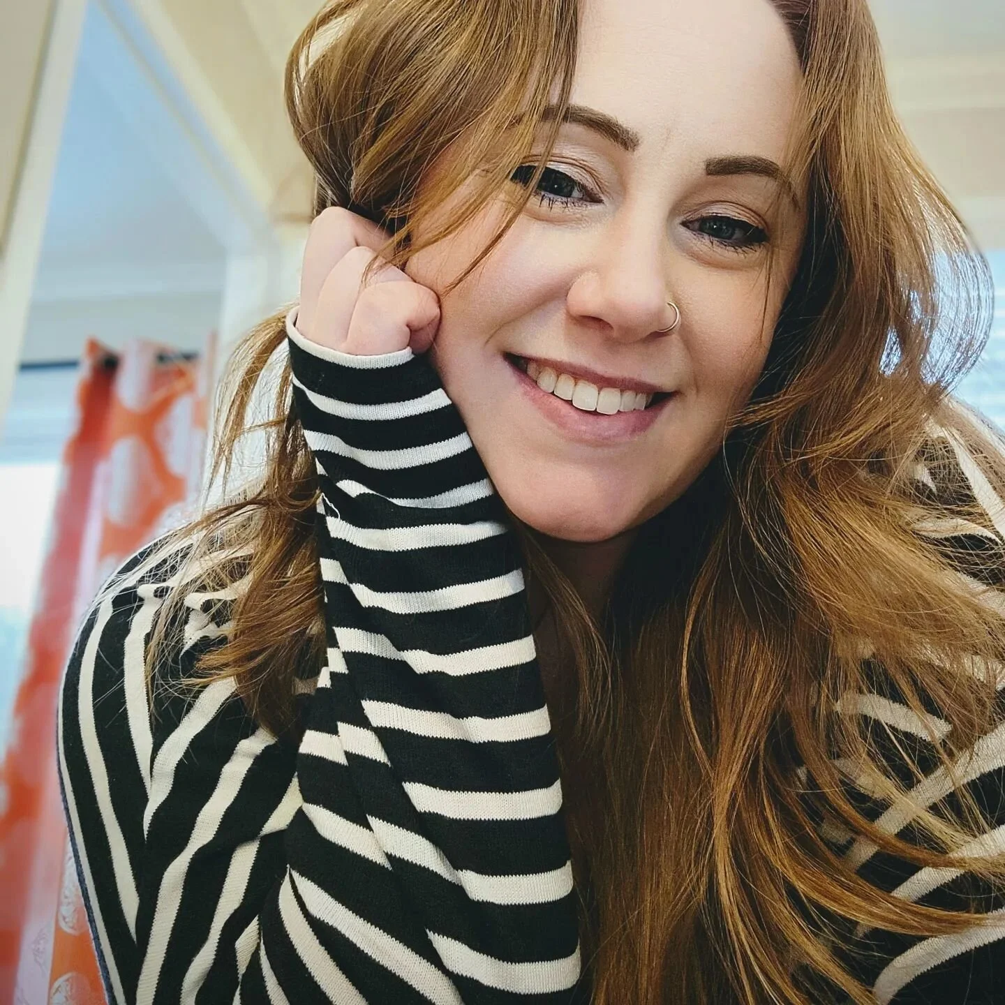 Not me strategically cropping the photo to hide my postpartum hair loss regrowth 🥲 yall it's baadddd