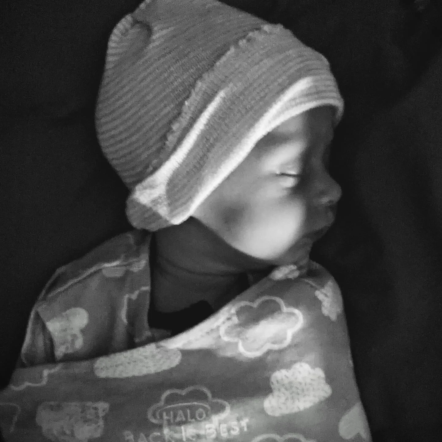 Pardon me while I be *that* girl who posts a million photos of her new baby 💁🏼&zwj;♀️
.
Hey though, we went through a lot! I had preeclampsia which meant this lil guy had to come early. And since he came early he was tiny and jaundiced! We both spe