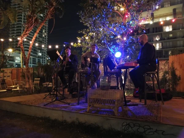 b2ap3_thumbnail_band-at-lagniappe-2-.JPG