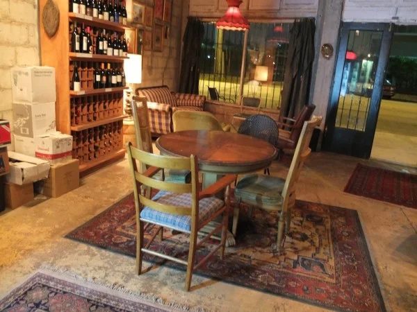 b2ap3_thumbnail_indoor-seating-at-lagniappe.JPG