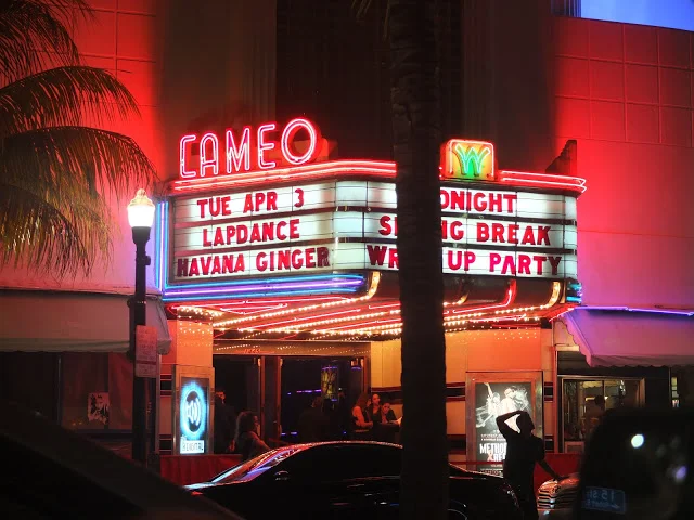 ace ventura cameo clubber