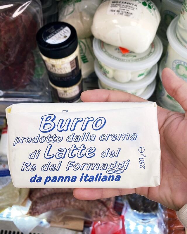 This packaging really does it for me. .
.
.
.
. #italianfood #italian #cookingathome #design #italianstyle #it&aacute;lia #miami #market #shoplocal #markets #packagingdesign #miamistyle #cooking #quarantinelife