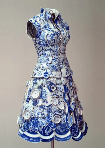 Dress by Li Xiaofeng. Love the plate hemline