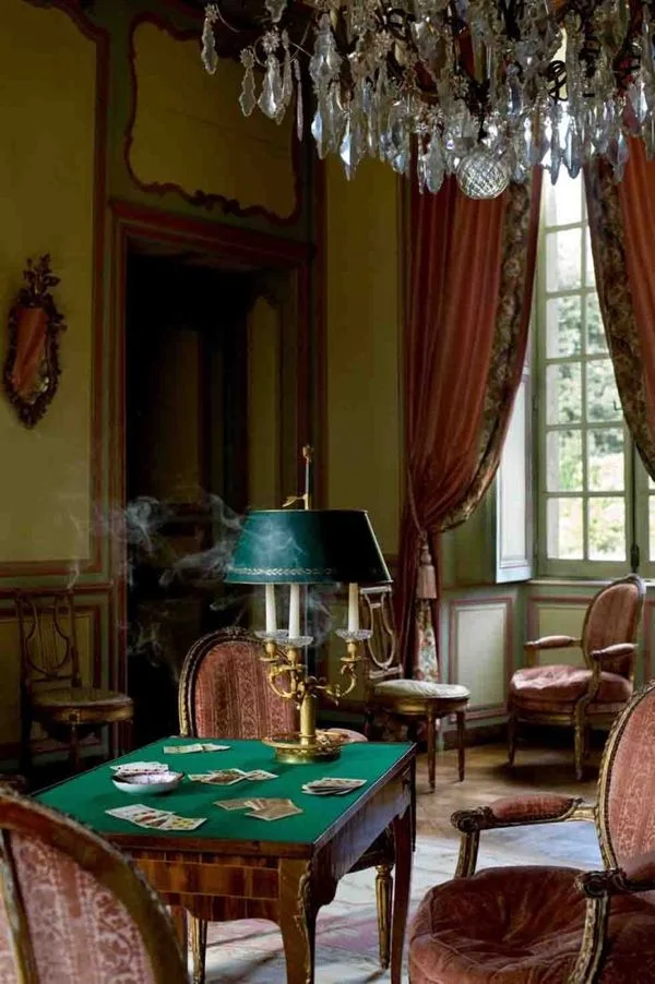 gauffrage-velvet-on-chairs.jpg