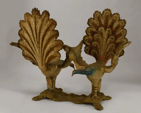 Italian Venetian style (19th cent.) carved and polychromed double peacock design