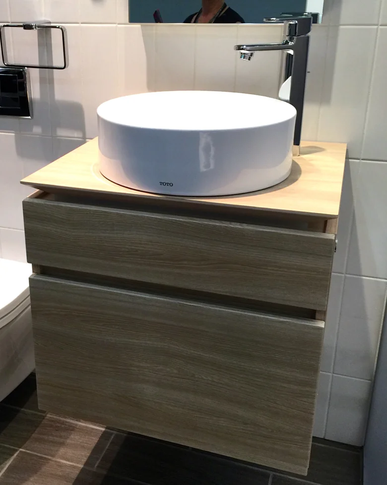 toto- faucet and basin